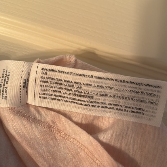 Abercrombie & Fitch Women's V-Neck Pink T Shirt *M* - Picture 4 of 6